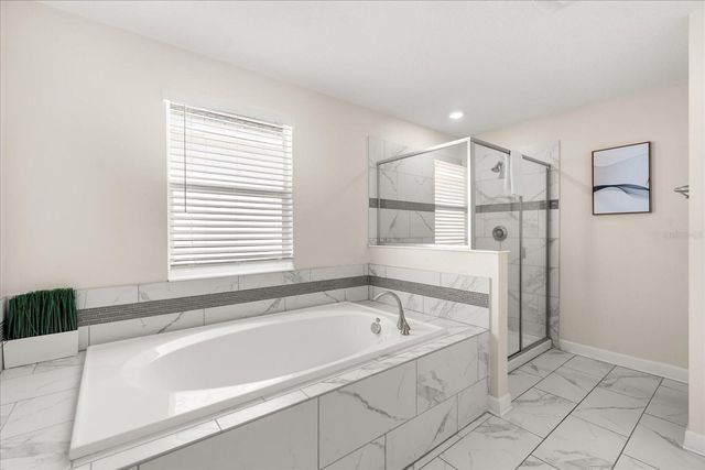 1684 MOON VALLEY DRIVE, Davenport, FL 33896