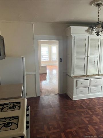 50 Carleton Avenue 2L, Bridgeport, CT 06604