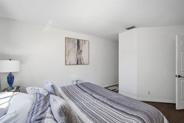 2314 S CLEWIS COURT 204, Tampa, FL 33629