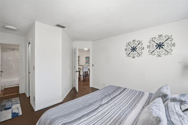 2314 S CLEWIS COURT 204, Tampa, FL 33629