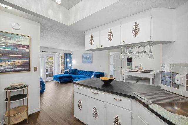 2314 S CLEWIS COURT 204, Tampa, FL 33629