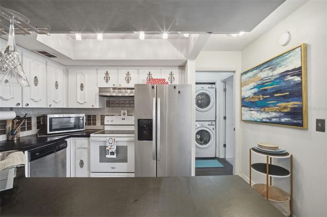 2314 S CLEWIS COURT 204, Tampa, FL 33629