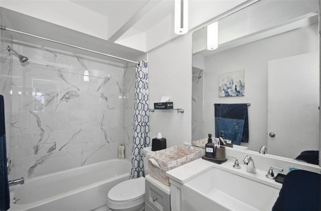 2314 S CLEWIS COURT 204, Tampa, FL 33629