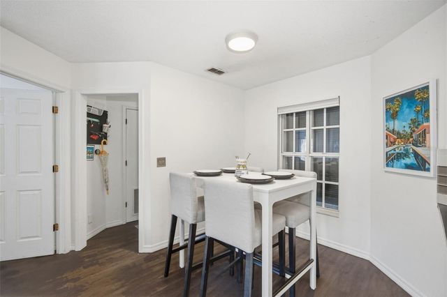 2314 S CLEWIS COURT 204, Tampa, FL 33629