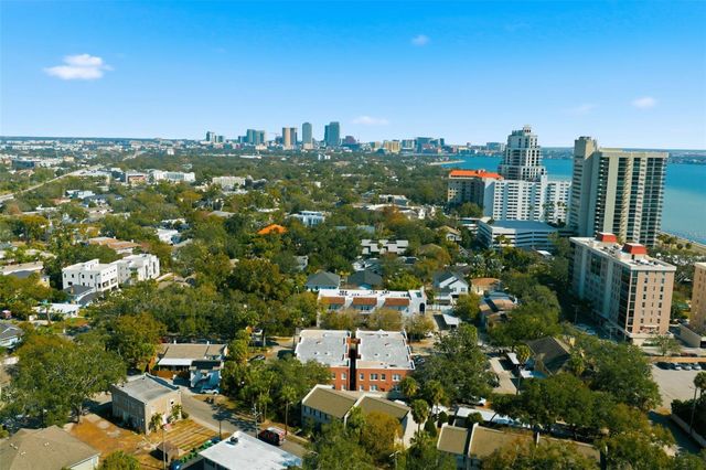 2314 S CLEWIS COURT 204, Tampa, FL 33629