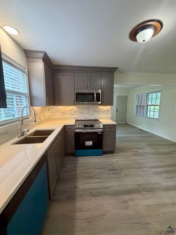 1100 Pine Needle Drive, Perry, GA 31069