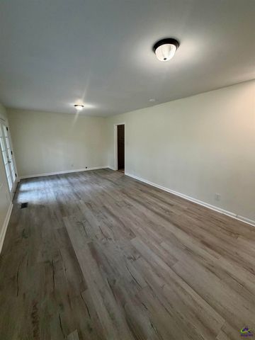 1100 Pine Needle Drive, Perry, GA 31069