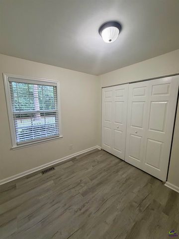 1100 Pine Needle Drive, Perry, GA 31069