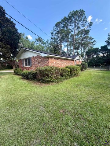 1100 Pine Needle Drive, Perry, GA 31069