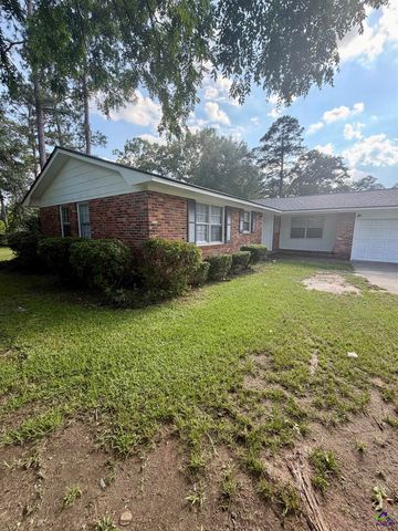 1100 Pine Needle Drive, Perry, GA 31069