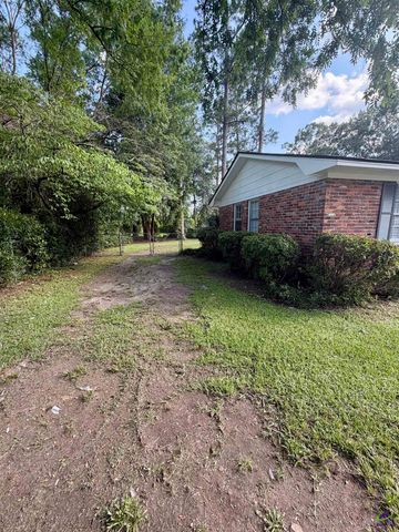 1100 Pine Needle Drive, Perry, GA 31069