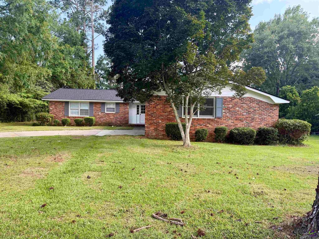 1100 Pine Needle Drive, Perry, GA 31069