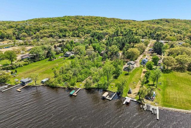 W10582 County Road V, Poynette, WI 53955