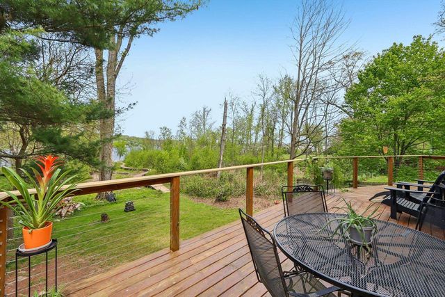 W10582 County Road V, Poynette, WI 53955