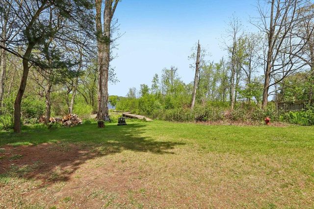 W10582 County Road V, Poynette, WI 53955