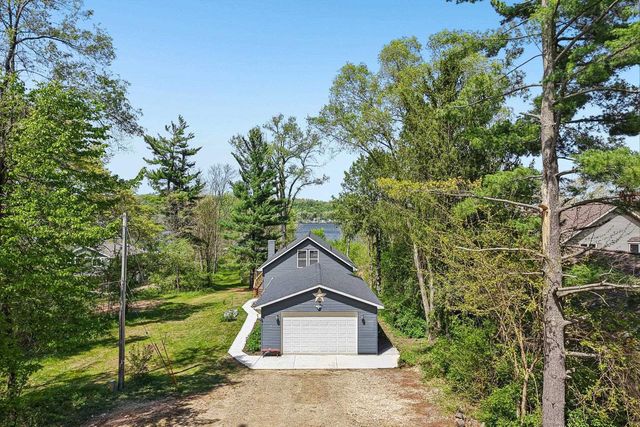 W10582 County Road V, Poynette, WI 53955