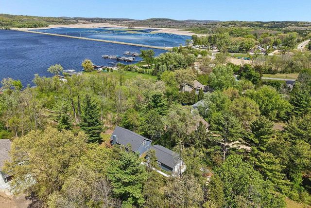 W10582 County Road V, Poynette, WI 53955