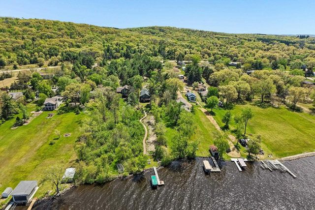 W10582 County Road V, Poynette, WI 53955