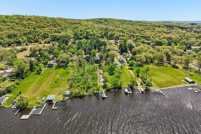 W10582 County Road V, Poynette, WI 53955