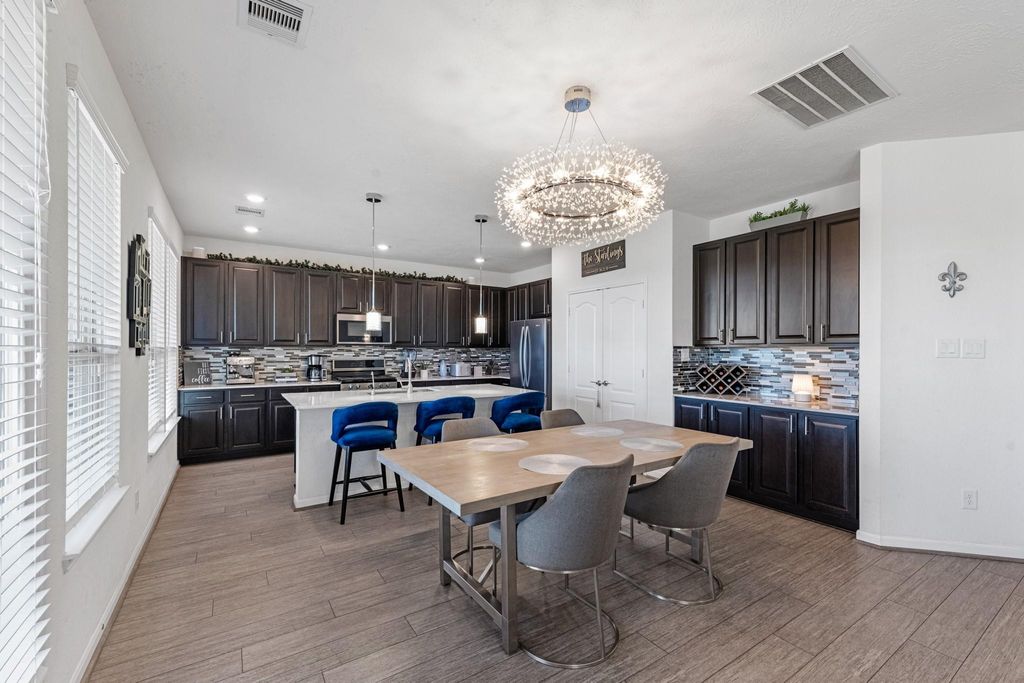 Image 12 of property listing at 5126 Avondale Rise Street, Katy, TX 77493