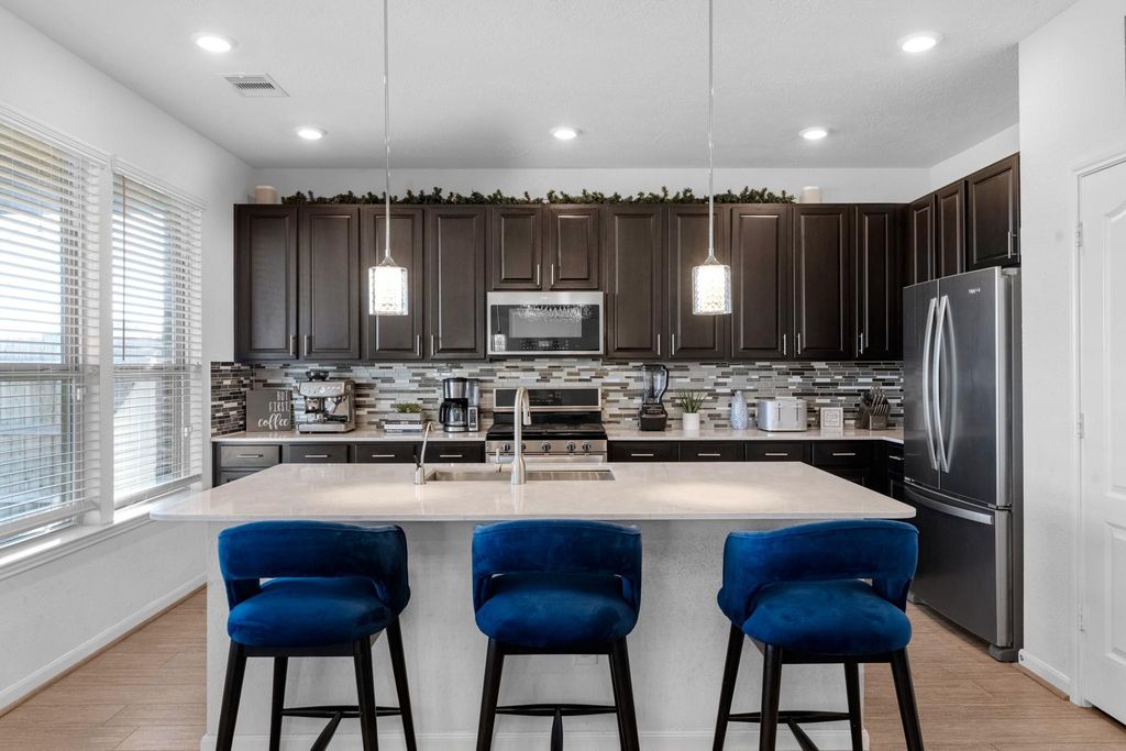 Image 14 of property listing at 5126 Avondale Rise Street, Katy, TX 77493