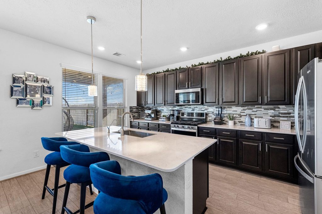 Image 15 of property listing at 5126 Avondale Rise Street, Katy, TX 77493