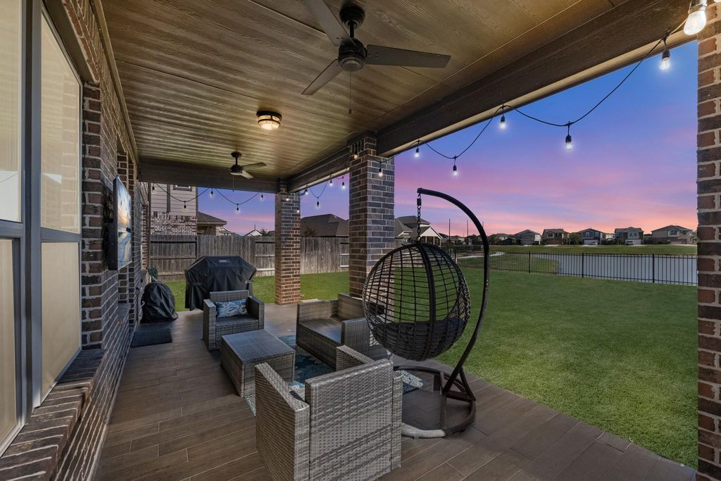 Image 23 of property listing at 5126 Avondale Rise Street, Katy, TX 77493