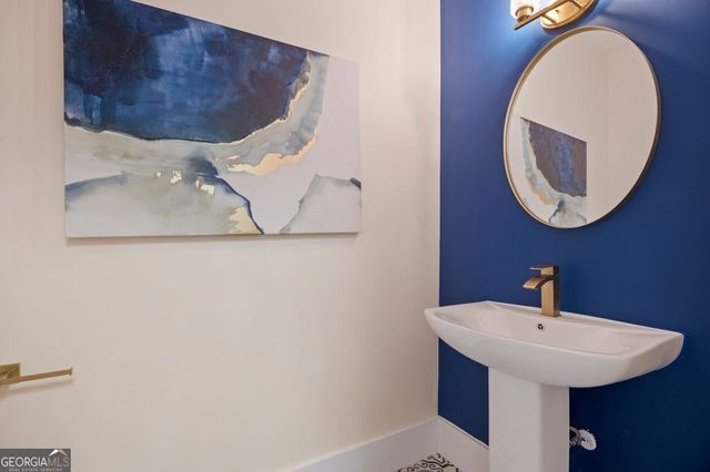 1755 SNAPFINGER Road, Decatur, GA 30032