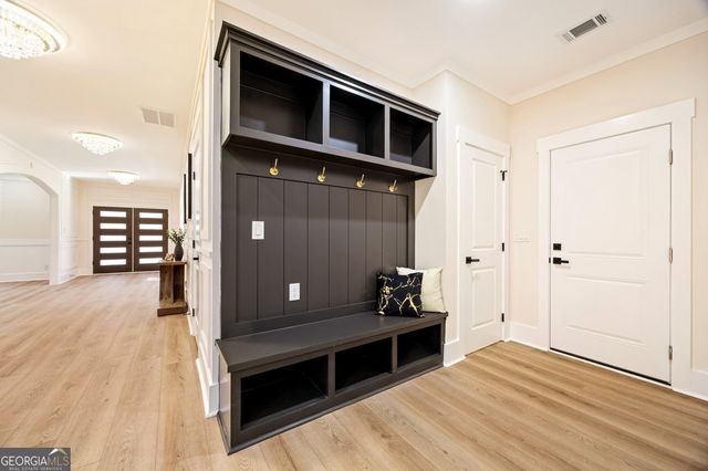 1755 SNAPFINGER Road, Decatur, GA 30032