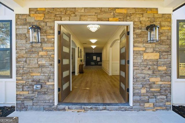 1755 SNAPFINGER Road, Decatur, GA 30032