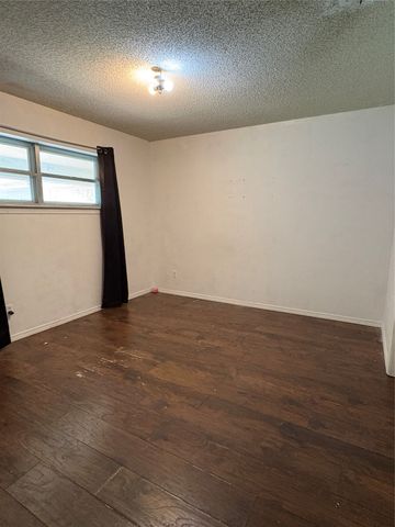 702 Granada Drive, Duncanville, TX 75116