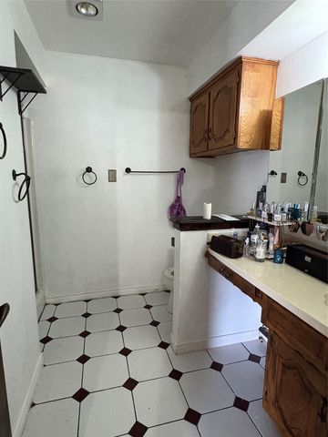 702 Granada Drive, Duncanville, TX 75116