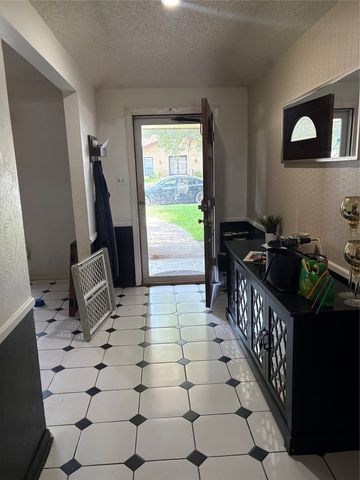 702 Granada Drive, Duncanville, TX 75116