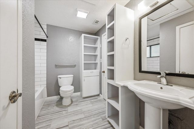 1102 Cherico ST, Austin, TX 78702