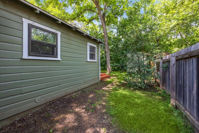 1102 Cherico ST, Austin, TX 78702