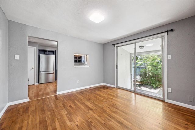 1102 Cherico ST, Austin, TX 78702