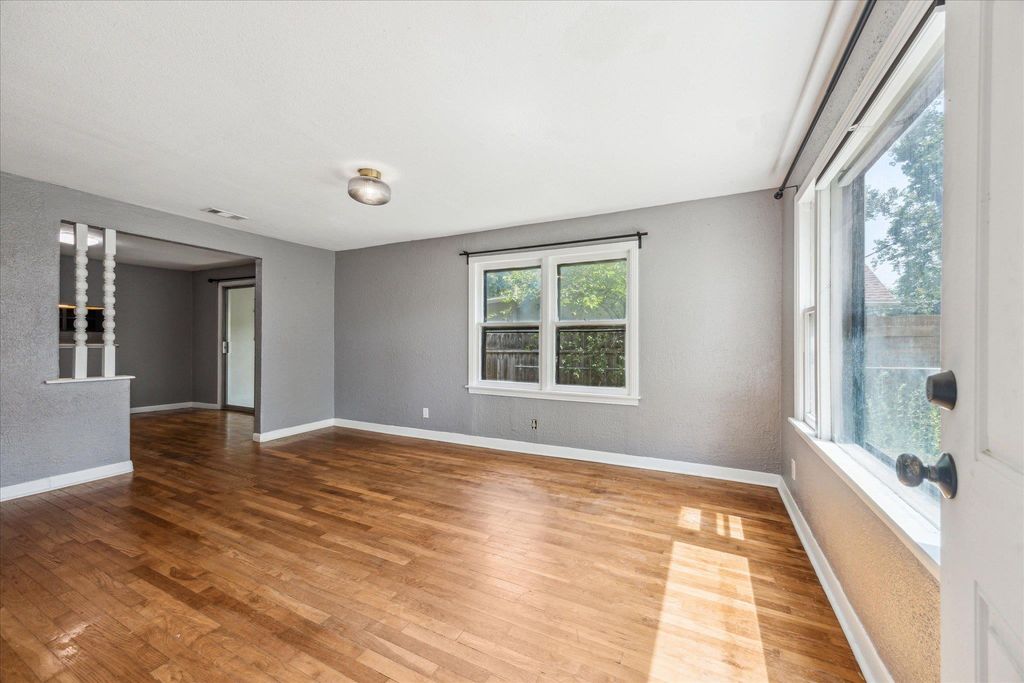 1102 Cherico ST, Austin, TX 78702