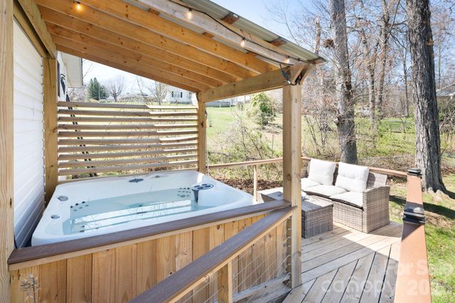 298 Erwin Hills Road, Asheville, NC 28806