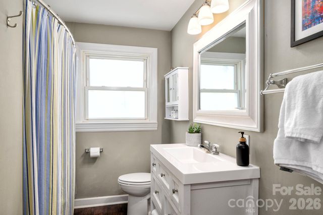 298 Erwin Hills Road, Asheville, NC 28806
