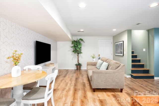 298 Erwin Hills Road, Asheville, NC 28806