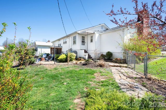 298 Erwin Hills Road, Asheville, NC 28806