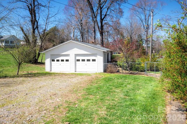 298 Erwin Hills Road, Asheville, NC 28806