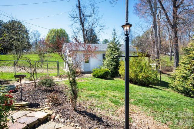298 Erwin Hills Road, Asheville, NC 28806
