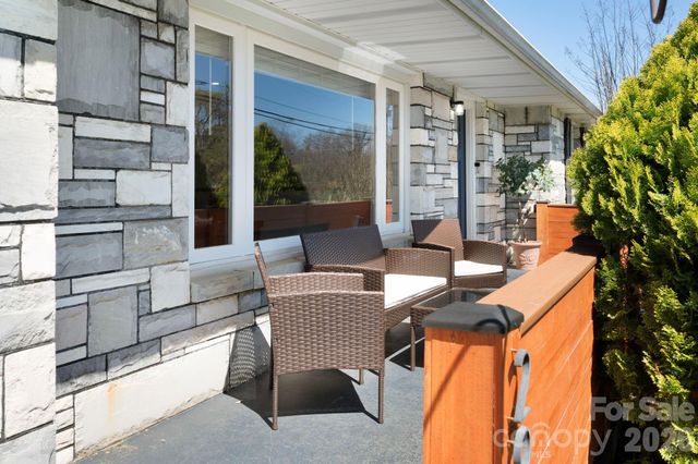 298 Erwin Hills Road, Asheville, NC 28806