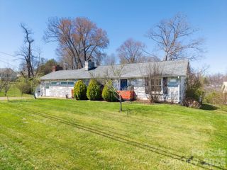 298 Erwin Hills Road, Asheville, NC 28806
