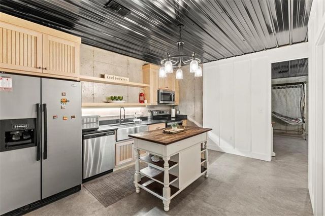 250 Crowe Springs NW Road, Cartersville, GA 30121