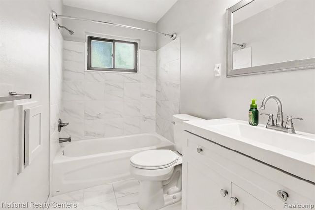 35977 Dover Street, Livonia, MI 48150