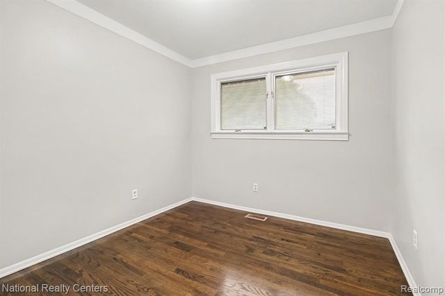 35977 Dover Street, Livonia, MI 48150