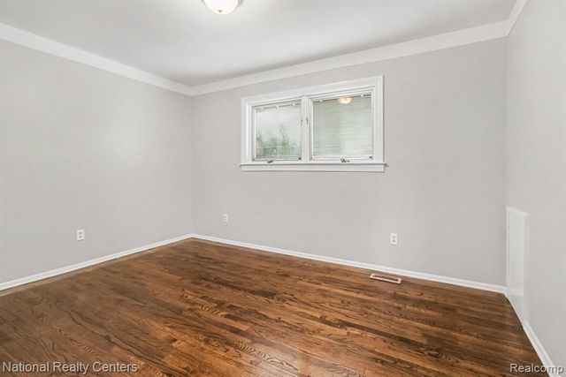 35977 Dover Street, Livonia, MI 48150