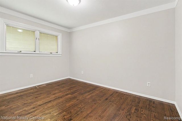 35977 Dover Street, Livonia, MI 48150
